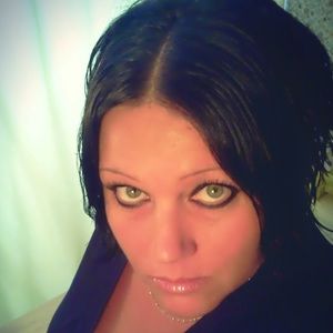 Meet your Posher, Chrystal